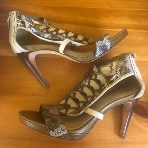 Cole Haan embossed leather heels w Nike Air